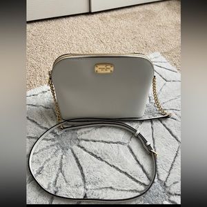 Michael Kors Chain Strap Crossbody purse